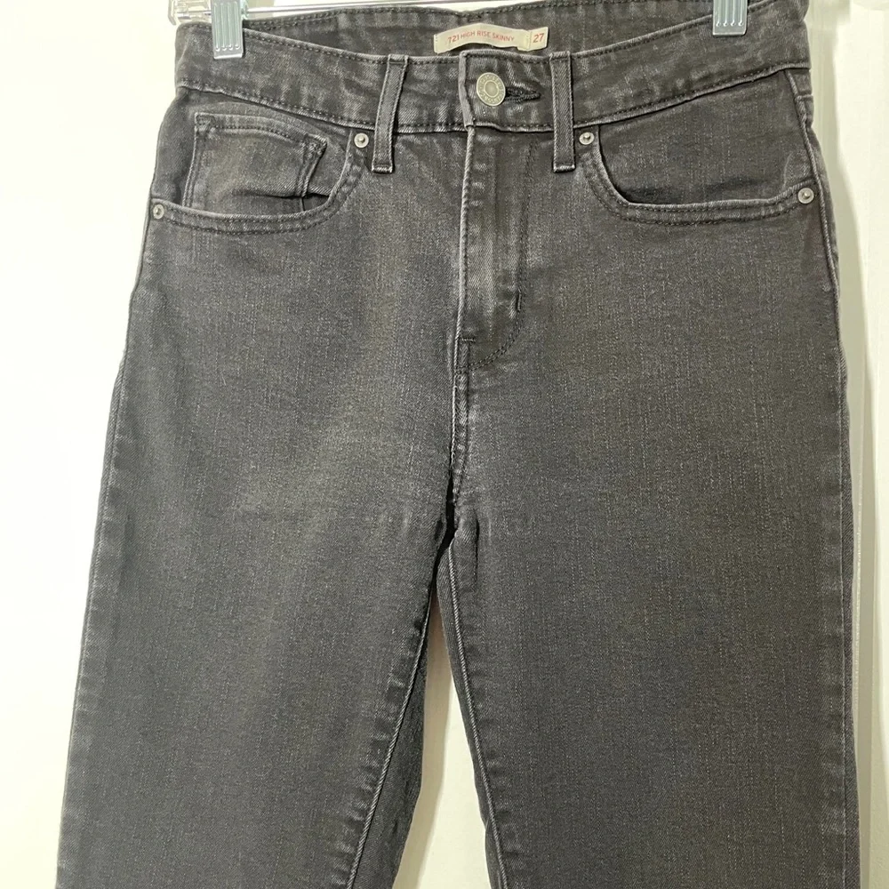 Levis 721 High Rise Skinny Jeans in Black size 27 - Picture 2 of 6